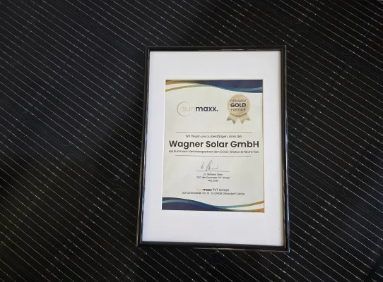 Wagner Solar zweites Mal in Folge als Sunmaxx Premium-Goldpartner ausgezeichnet Bild: Wagner Solar zweites Mal in Folge als Sunmaxx Premium-Goldpartner ausgezeichnet