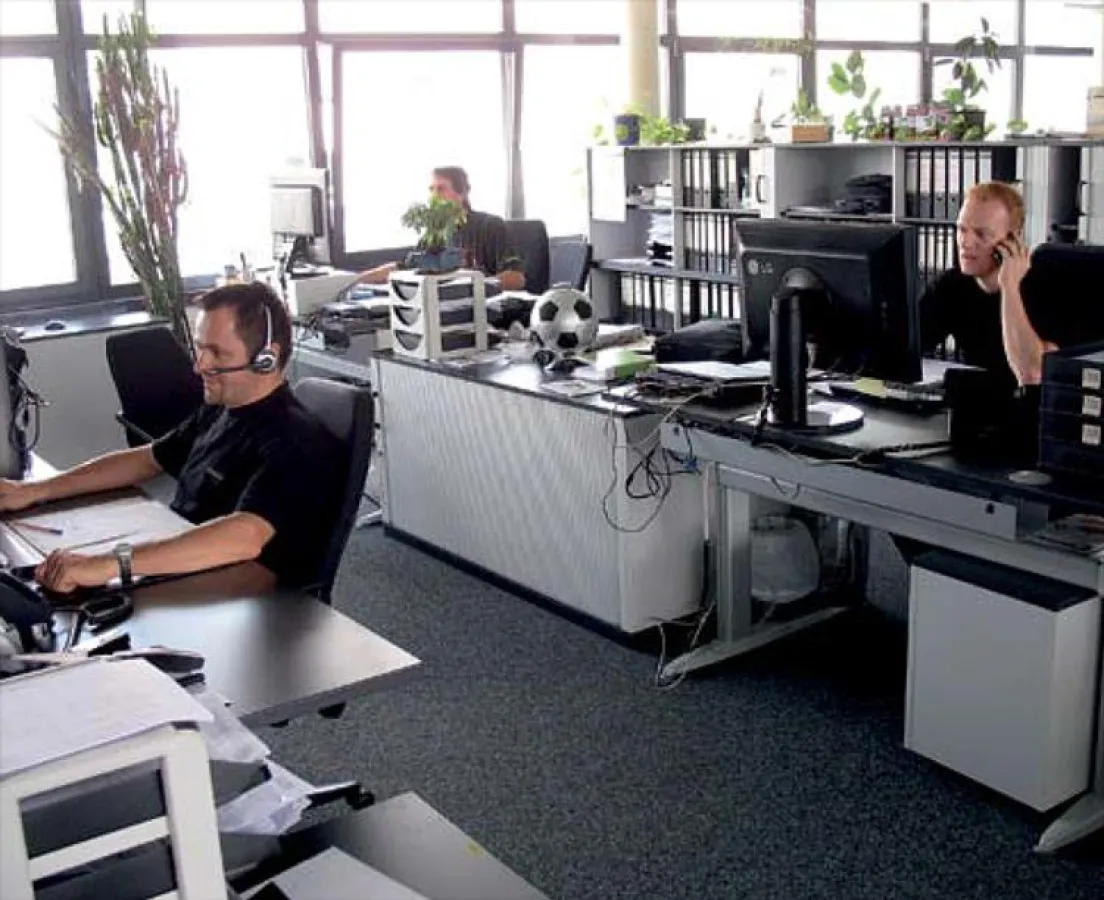 Die Hotliner der DMG haben ein Kommunikations-Training zum Thema Service-Verkauf hinter sich.