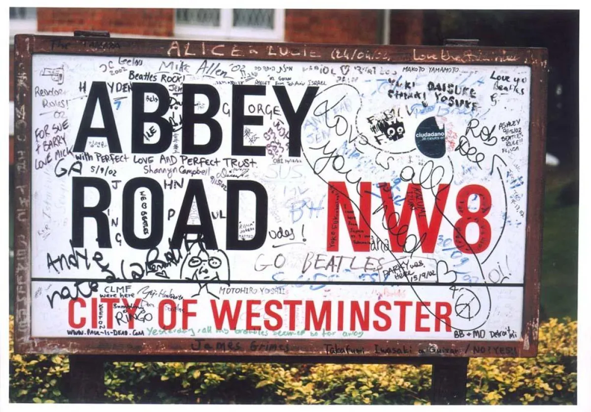 Foto: AbbeyRoad-Schild (C) Juliana Orihuela, julianaorihuela.com