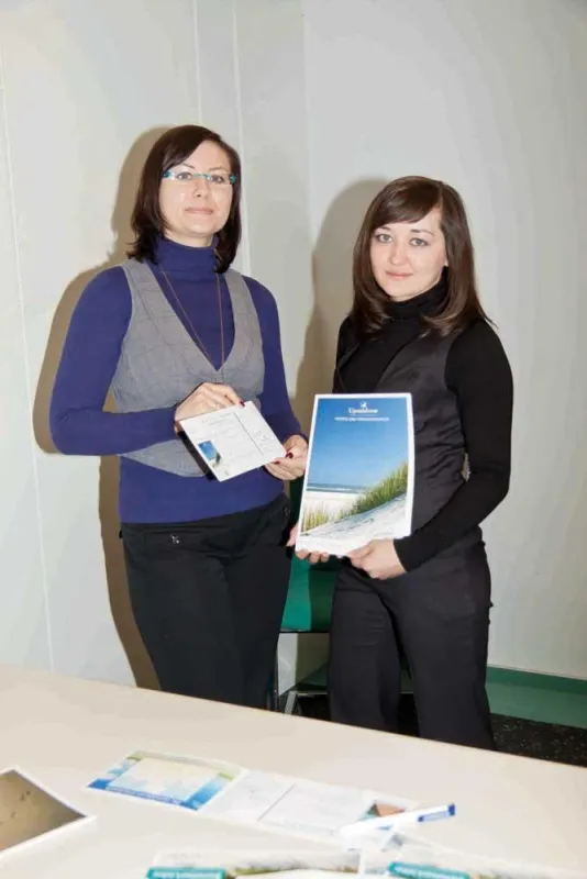 Quality-Scouts Lili Gomer (links) und Elena Boidel: Optimierte Katalogbestellung spart 11.000 Euro.