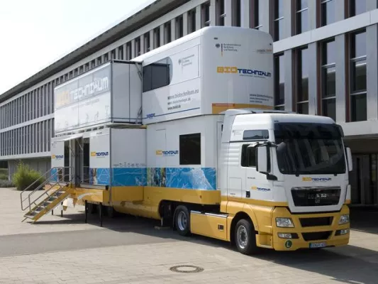 Bild: Biotechnologie als Schlüssel für die Zukunft: Initiative „BIOTechnikum“ startet NRW-Tour 2011