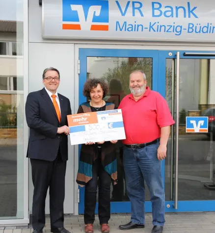 VR Bank unterstützt 1175-Jahr-Feier in Marköbel Bild: VR Bank unterstützt 1175-Jahr-Feier in Marköbel