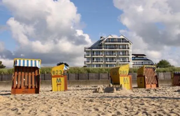 Bild: Das Badhotel Sternhagen – Ausgangspunkt für Naturerlebnisse und Ausflüge der besonderen Art