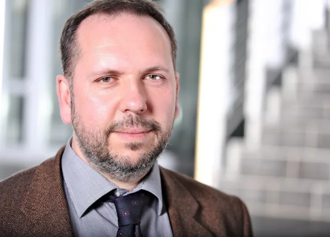 Führungswechsel - Dr. Ralph Nonninger wird neuer Geschäftsführer des Saarbrücker cc-NanoBioNet e. V. Bild: Führungswechsel - Dr. Ralph Nonninger wird neuer Geschäftsführer des Saarbrücker cc-NanoBioNet e. V.