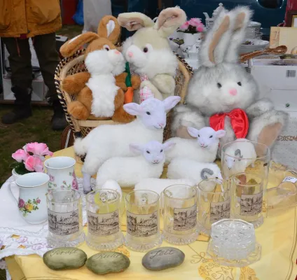 Bild: Ausflugs-Tipp zu Ostern: Ein Besuch vom Hafentrödelmarkt auf der Mühlenweide! - Sonntag kommt der Osterhase