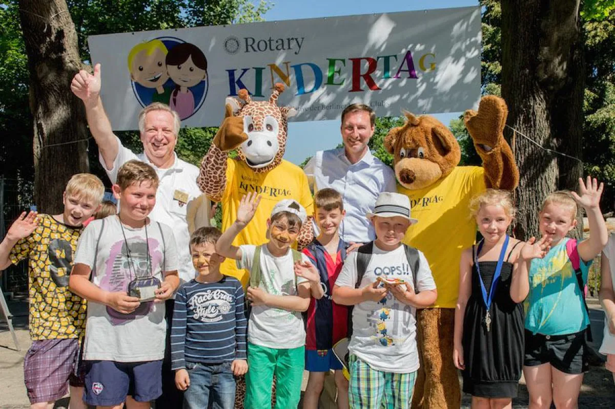 Große Freude beim 4. Rotary-Kindertag im Berliner Zoo (Foto: Rotary-Kindertag Berlin)