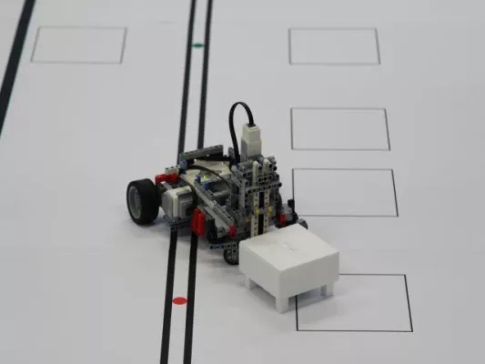 Bild: Roboter-Wettbewerb der GfSE an der Hochschule Pforzheim