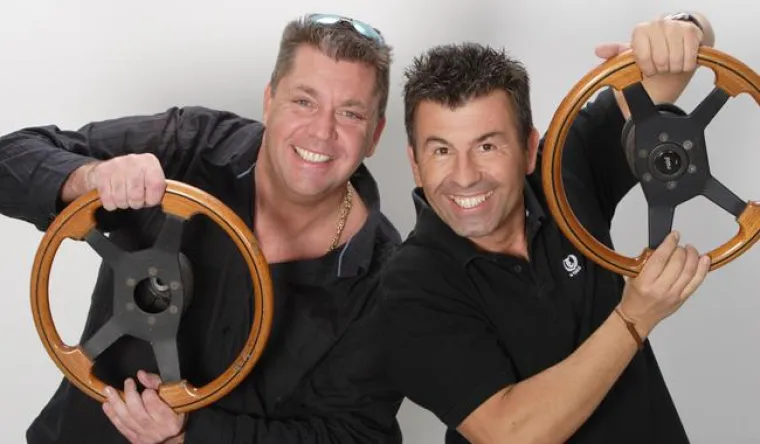 Bild: Die Autohändler in der D-Safe Lounge in Hechthausen