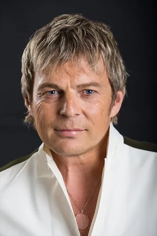 C o n n y M e s s – Pop-Schlager auf höchstem Niveau Bild: C o n n y M e s s – Pop-Schlager auf höchstem Niveau