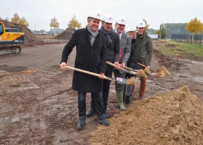 Bild: Presseinformation: Der Grundstein für das Comfort Hotel Monheim am Rhein ist gelegt