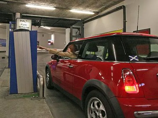 Bild: Autogas/LPG in Schweizer Parkhäuser/Tiefgaragen erlaubt