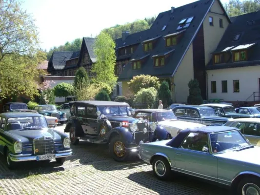 Bild: Mercedes Veteranen unterwegs im Harz