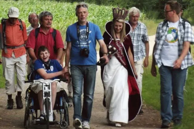 Bild: Jakobsweg mit dem Rollstuhl meistern