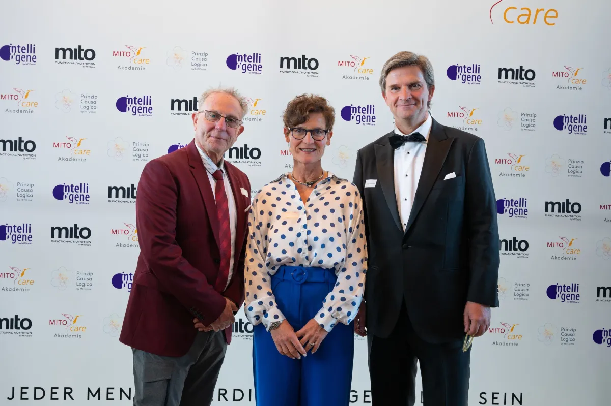 Freuten sich über einen erfolgreichen Tag: Prof. Claus Muss, Ulrike Gonder und Christian Burghardt (© MITOcare GmbH)