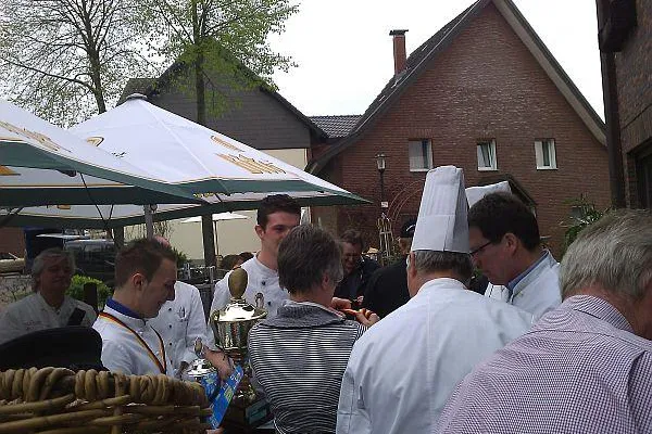 Bild: Die Trophäe des Regionalkochwettbewerbs „Die Goldene Kartoffel“ geht 2011 nach Münster