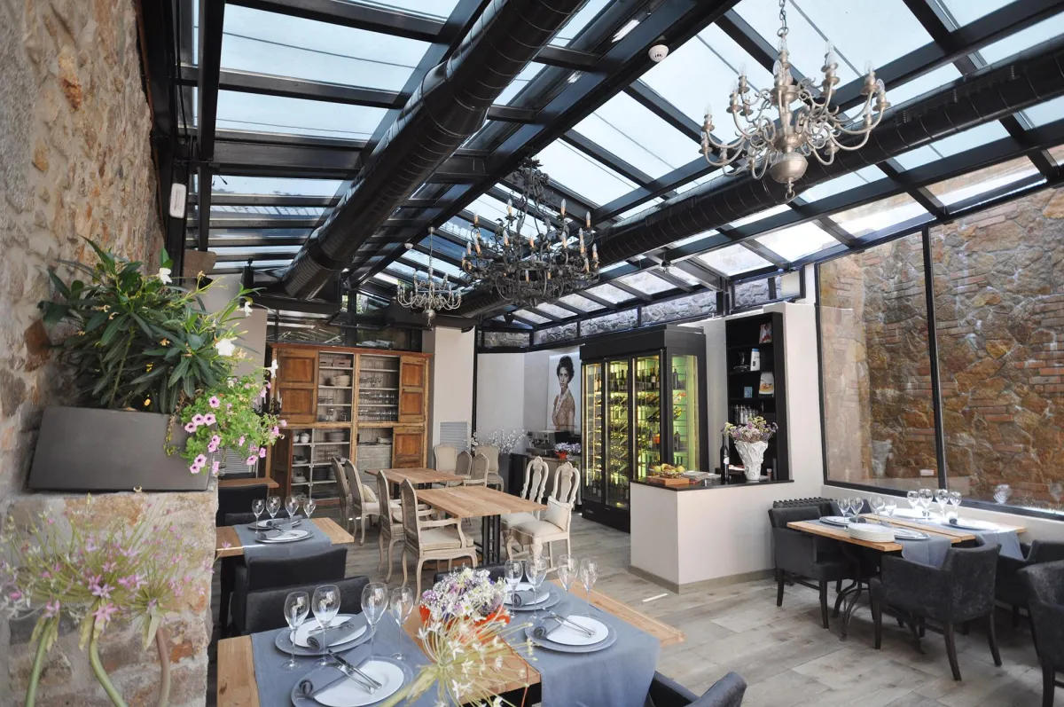 markilux bietet Markisen für jeden Zweck, ob auf oder unter Glas - vertikal oder horizontal