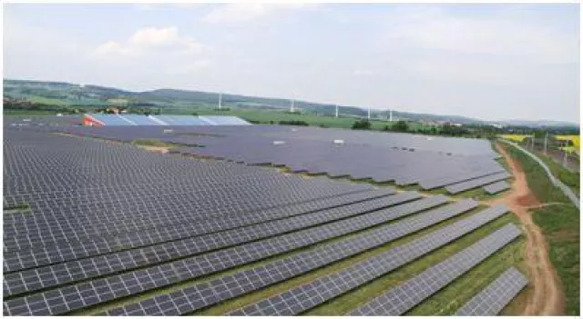 Bild: SRU Solar AG veranstaltet Hausmesse und informiert über innovative Photovoltaik- und Solarthermielösungen