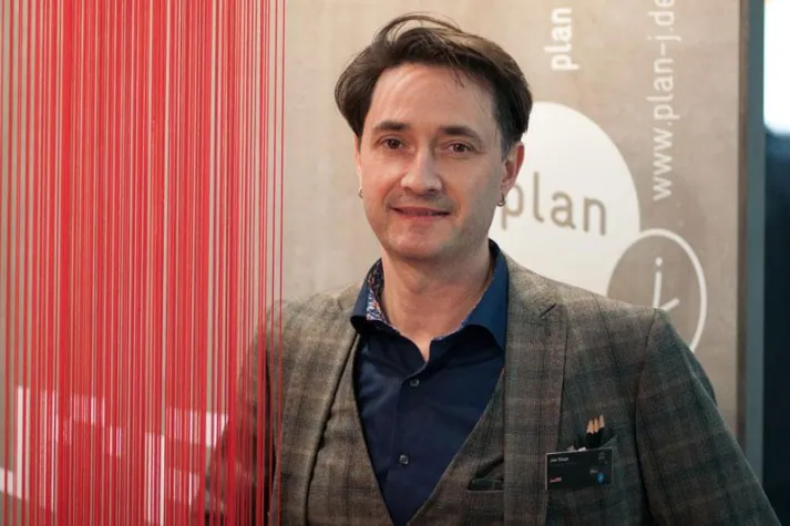 Bild: plan-j entwickelt animierten „Messeknigge“