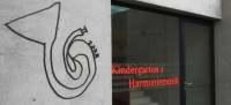 Bild: Sägenvier bekommt Designpreis für Orientierungssystem der Volksschule Tschagguns