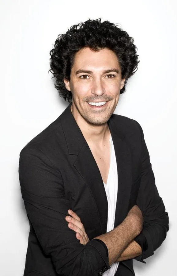 Deutschlands bekanntester Beauty-Experte Boris Entrup schminkt am 16.11.2019 in der Europa Passage