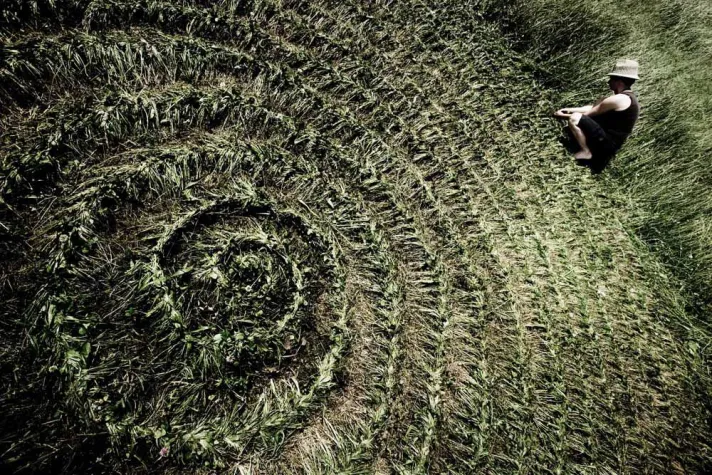 Bild: Steinzeitschmiede, Textilkunst und Acryltechnik