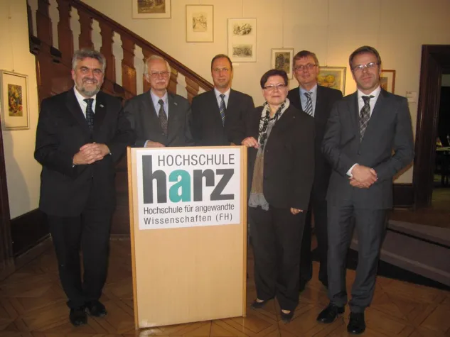 Bild: Vorstand des Förderkreises Hochschule Harz e.V. erweitert