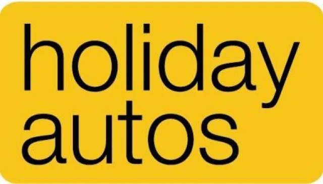 Bild: Unterwegs auf landschaftlich schönen Routen: mit einem Mietauto von holiday autos schweiz