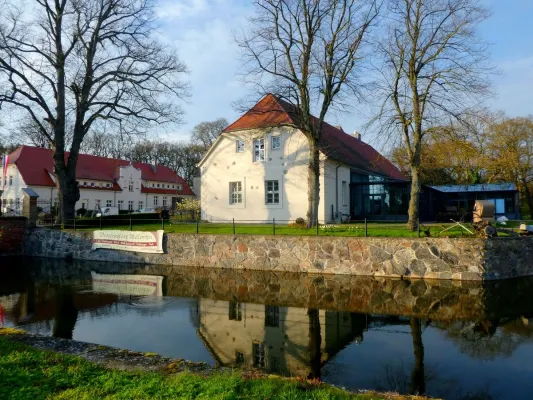 Bild: Neues erleben im Mai auf Wasserschloss Mellenthin