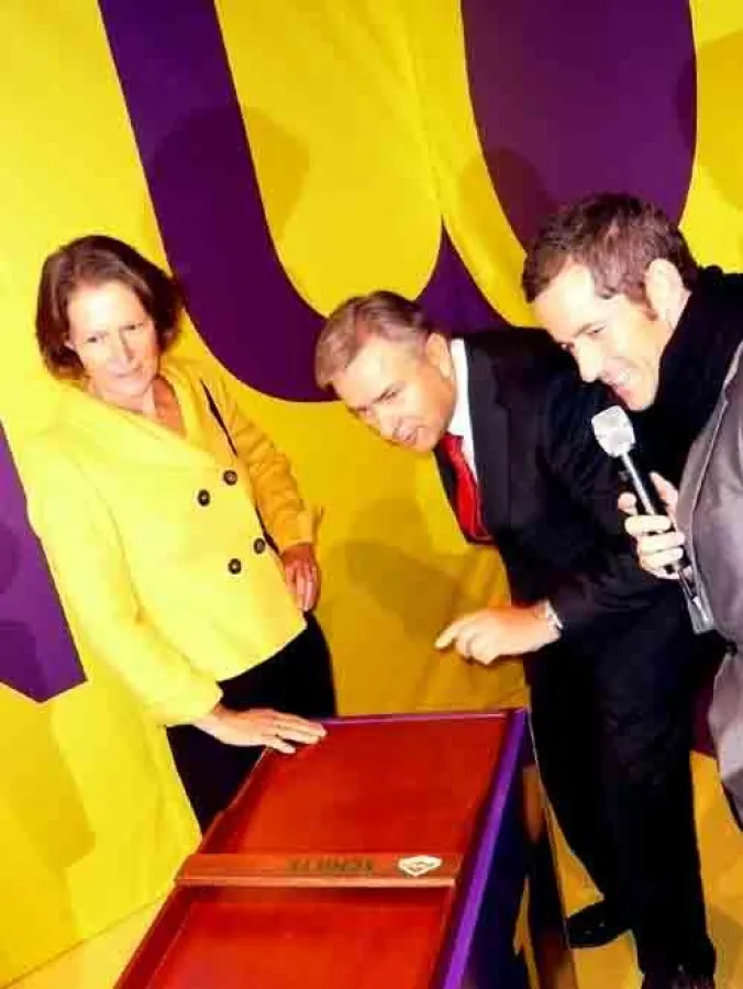 Klaus Wowereit am Nuon-Stand