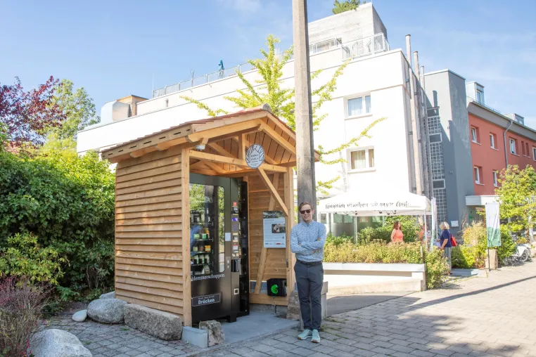 Hotel Luise eröffnet 24 Stunden-Lebensmittelautomaten zur Nahversorgung im Viertel Bild: Hotel Luise eröffnet 24 Stunden-Lebensmittelautomaten zur Nahversorgung im Viertel