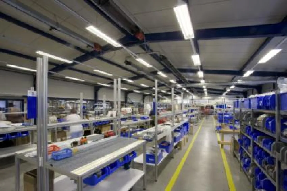 Lichtbandsystem iG400-LB von Glamox Luxo Lighting