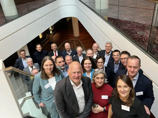 Bild: Stationäre Versorgung ambulantisieren - Qualität in der Behandlung sichern