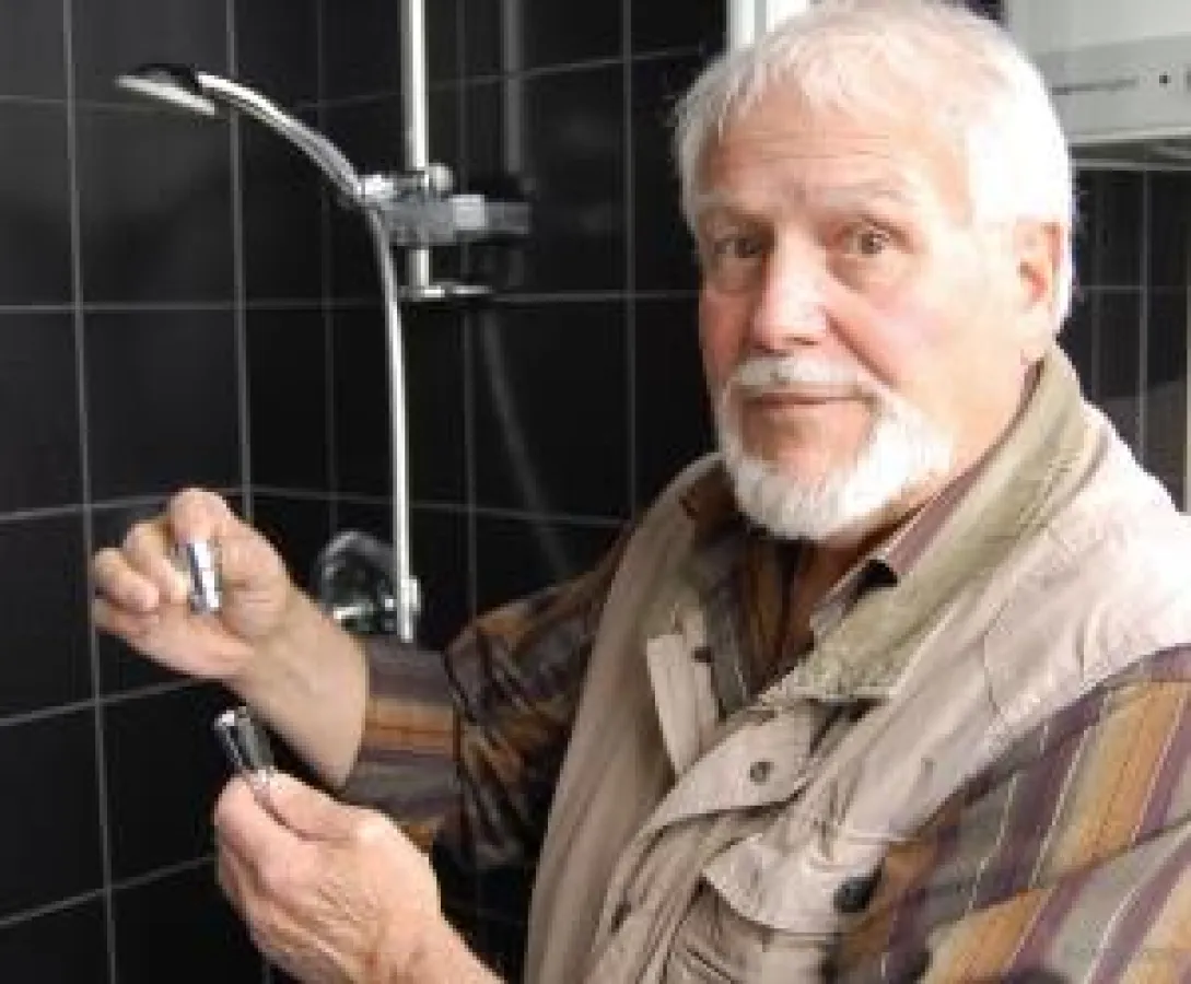 Das energetische Wassersparsystem Varioquarz von Karl Dieter Rabeling spart Trinkwasser und spendet die Energie von Edelsteinen.