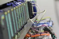 Maschinenanbindung erweitert Leistungsfähigkeit automatisierter Produktionsanlagen Bild: Maschinenanbindung erweitert Leistungsfähigkeit automatisierter Produktionsanlagen