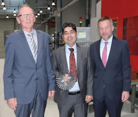 Bild: Pfeiffer Vacuum empfängt Röntgenpreisträger 2015