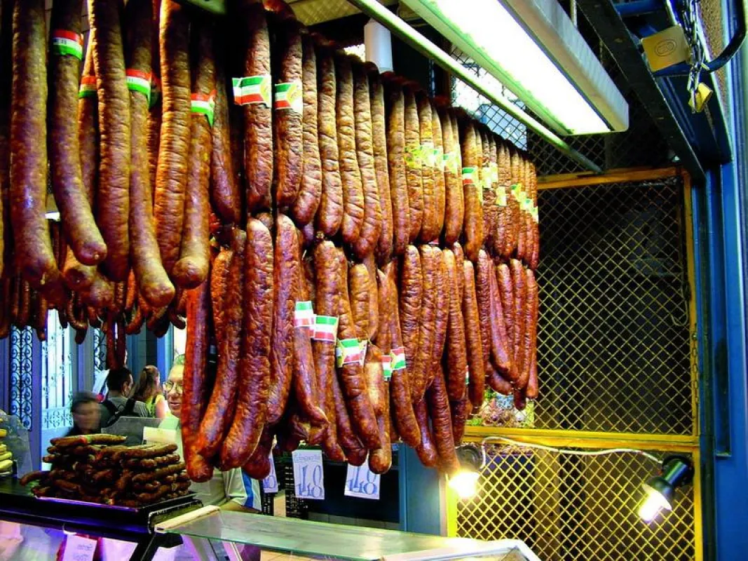 Ungarische Salami/ Bildabdruck nur im Zusammenhang mit dem Abdruck der ADAC Reisen Meldung.