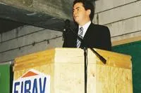 Bild: Bohren dicker Bretter mit Augenmaß und Leidenschaft