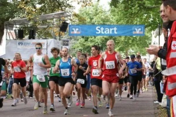 Startschuss für die 10. VR Bank – Spessartchallenge 2011 Bild: Startschuss für die 10. VR Bank – Spessartchallenge 2011