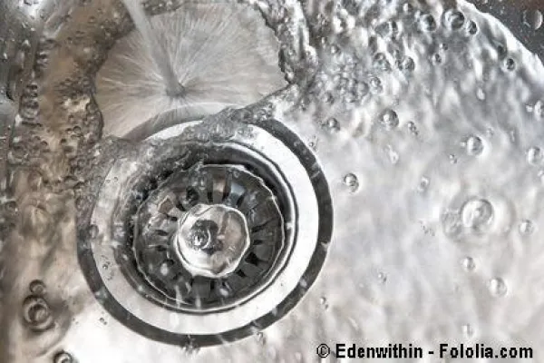 Bild: Abfluss verstopft: Diese Mittel helfen wirklich