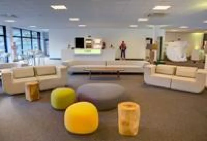 Bild: Ein Wohnzimmer für den Rennsport