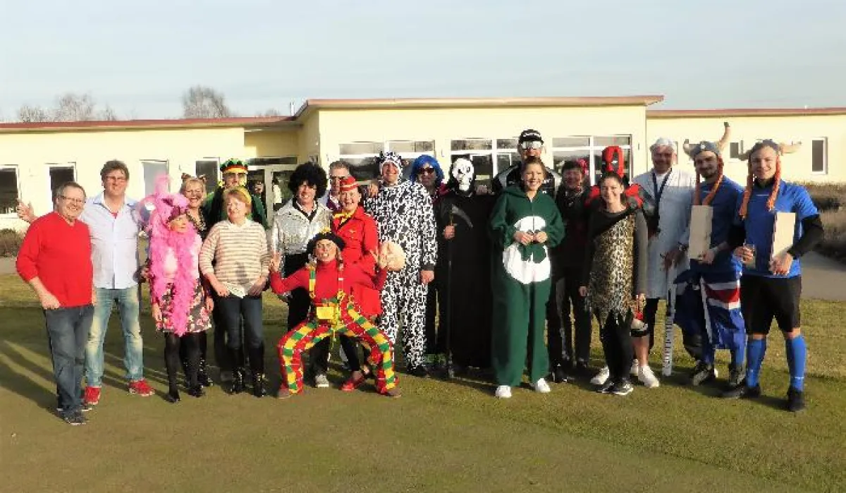 Närrische Golfer beim Faschingsturnier im Golfclub KItzingen e.V.