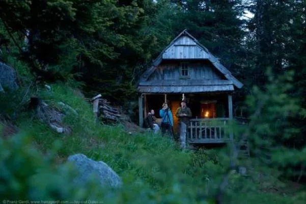 RUF DER WILDNIS: DEN GEHEIMNISSEN DER NATUR AUF DER SPUR Bild: RUF DER WILDNIS: DEN GEHEIMNISSEN DER NATUR AUF DER SPUR