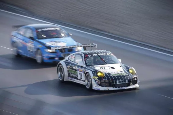 Bild: Peter Scharmach beim 24h Rennen 2011 auf dem Nürburgring wieder im Manthey Porsche unterwegs?