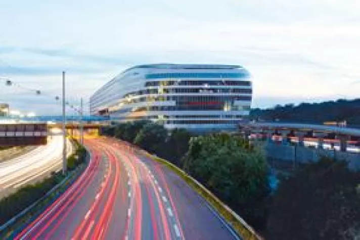 Bild: DIP-Partner AENGEVELT siedelt Automobilzulieferer im Frankfurter "THE SQUAIRE" an