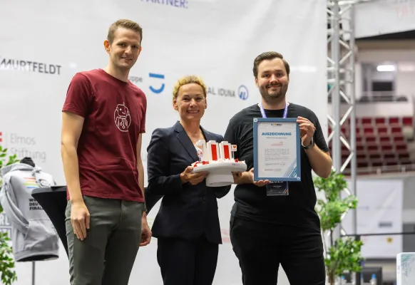 Westfalenhallen Unternehmensgruppe als „Partner der Saison“ der World Robot Olympiad ausgezeichnet Bild: Westfalenhallen Unternehmensgruppe als „Partner der Saison“ der World Robot Olympiad ausgezeichnet