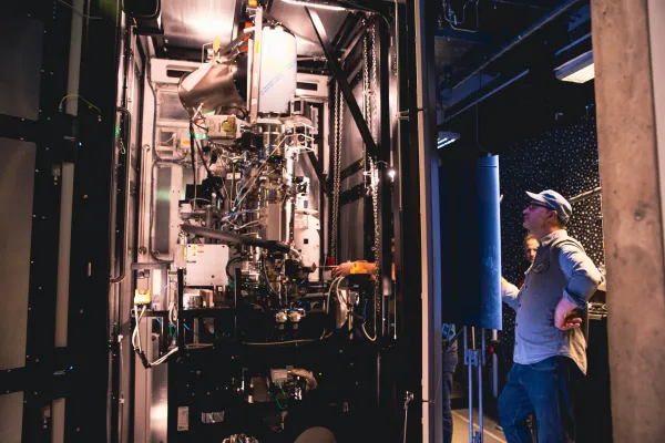 ALISE: Neues Applikationslabor für in situ-Elektronenmikroskopie stärkt Forschung und KMU in Berlin-Adlershof Bild: ALISE: Neues Applikationslabor für in situ-Elektronenmikroskopie stärkt Forschung und KMU in Berlin-Adlershof