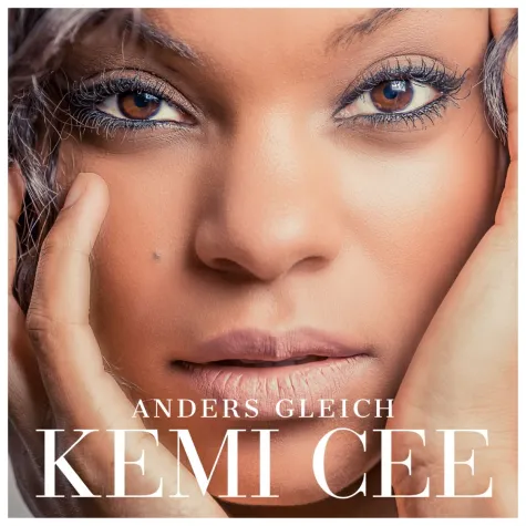 Bild: Kemi Cee veröffentlicht ihr Debüt-Album “Anders Gleich”