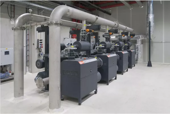 Bild: Effiziente Vakuumversorgung bei der Reisemobilproduktion