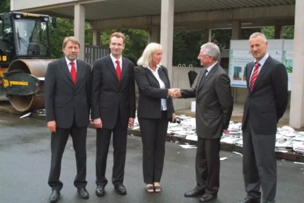 Bild: Zoll und STIEBEL ELTRON gehen gemeinsam gegen Produktpiraten vor