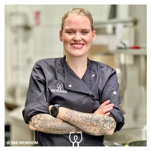 Marit Schön übernimmt als neue Chefköchin die Küchenleitung vom «DAS WEINHEIM» Bild: Marit Schön übernimmt als neue Chefköchin die Küchenleitung vom «DAS WEINHEIM»